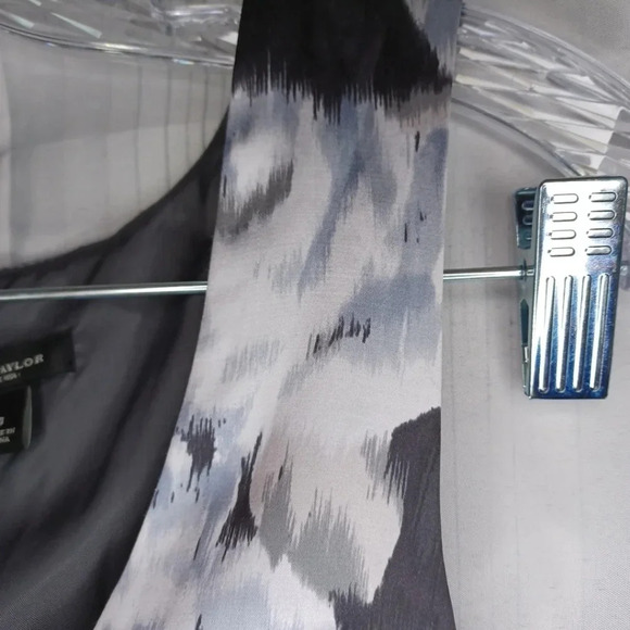 Ann Taylor floral sleveeless dress - Picture 7 of 11